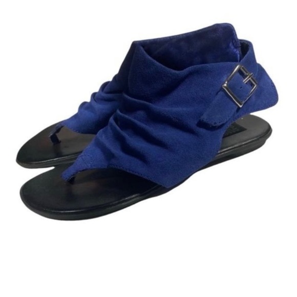 Deena & Ozzy x Urban Outfitters Hayat Suede Gladiator Sandals in Blue - Picture 6 of 6